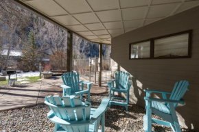 Viking Lodge 103 by AvantStay Stunning Condo w Communal Pool Telluride